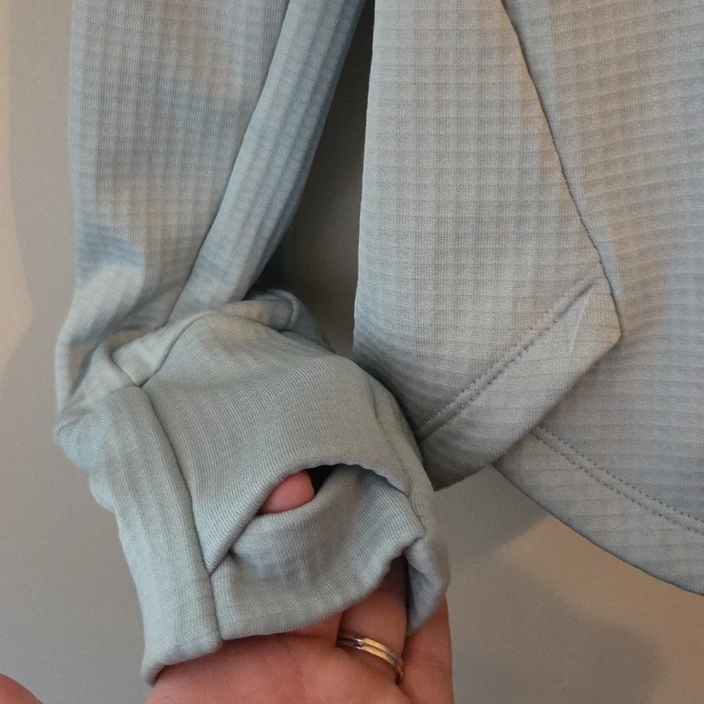 NWT ASICS Half Zip Size Large - Picture 3 of 9